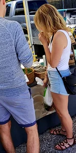 Denim short wearing blonde with a nice ass and wedgie