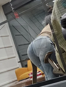 Milf booty. ASS is so juicy. OC