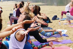 Candid sexy girls in spandex doing yoga