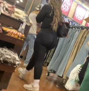 (NON OC) PAWG FAT BOOTY NAVY LEGGINGS