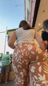 A duo of big asses white girls (OC)