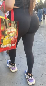 New years shopping, lots of sexy women in tight leggings