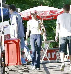 Street Cameltoe Creepshot - Girl in Tight Pants