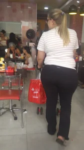 chubby blonde mom ass in black leggings