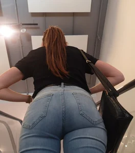 Milf with a very sexy ass in tight blue jeans, a great collection of creepshots