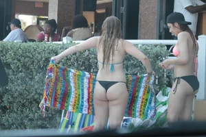 Sexy Florida girls in bikinis
