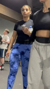Nice Booty In Blue Gym Leggings