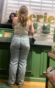 Fat asses in jeans - which is your fav? (OC)