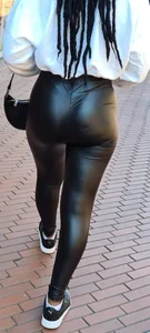 Leatherlook legging, great ass!