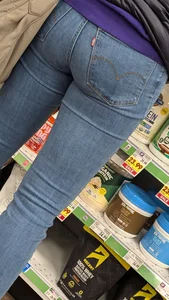 Milf tight Jeans shopping