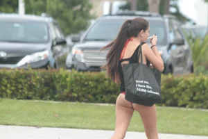 Candid Florida beach and bikini girls