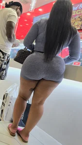 Big Ebony booty  at the mall