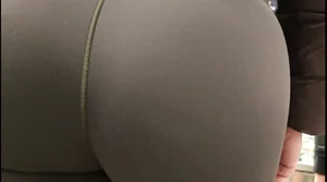 Incredible white bubble ASS. Close up. GIF.