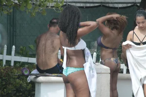 Deerfield Beach girls in bikinis