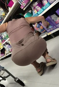 Squatting milf vpl