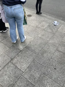Meaty Ass in Tight Blue Jeans on the City Street Creepshots