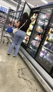 Chubby Girl with a nice BUTT… VPL