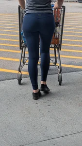 Tight beautiful ass and legs in blue legging. OC