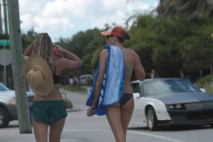 Huge collection of sexy girls out in bikinis in Florida