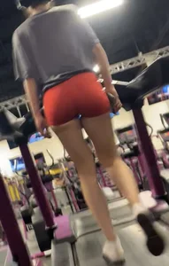 Drive by for Latina in red booty shorts