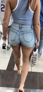Such a wide and thick ass