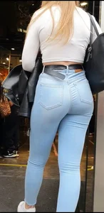Blonde in skintight jeans