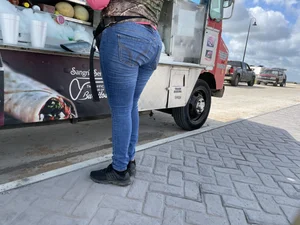 Again this thick milf at job site