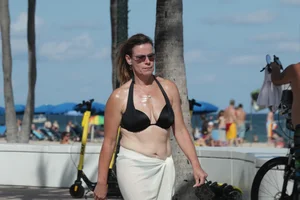 Florida beach and bikini girls