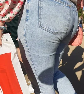 Teen ass in jeans with face shot
