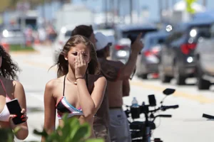 Candid Florida beach and bikini girls
