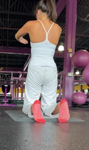 Gym ass in sweats & socks (close up)