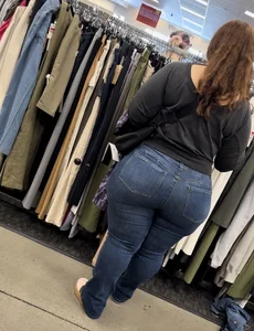 BBW ((WIDE HIPS WIDE ASS in tight jeans))