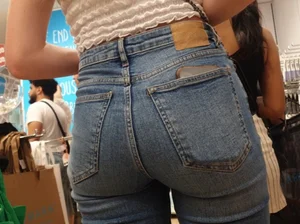 Hot young girl in tight blue jeans store creepshots, great booty closeups