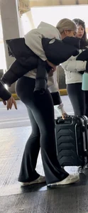 Silly faces Phat ass waiting for an Uber, VPL