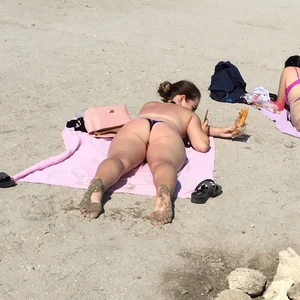 Topless Chubby Candid Girl Lying on Sand - Beach Creepshot