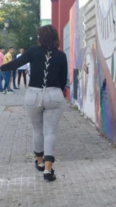 Stocky Candid Girl in Tight Jeans Street Creepshot