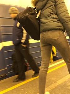 Cute Small Ass in Tight Jeans Subway Creepshot