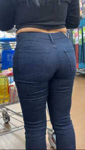 Sexy figure on this latina milf