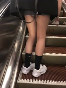 Sexy Slim Legs in Subway Train and on Escalator Creepshots Collection