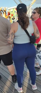 Big Ass on Pregnant Chick