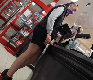 Chick in black shorts
