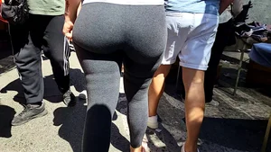 Hot big bubble ass in grey leggings
