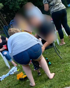 Pawg friend in jean shorts