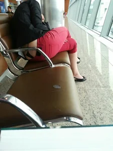 Girl Asleep With Crossed Legs on Seat at the Airport Hot Whaletail Creepshot