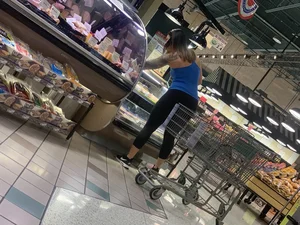Grocery store tattooed babe in tight leggings