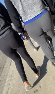 Booty runs in the family! ( 3 Generations of ass!)