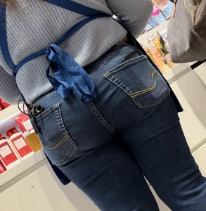 Bubble Butt Jeans Cutie @ B&B - Gorgeous Ass and Face