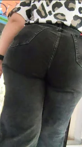 Fat nerdy ass🍑