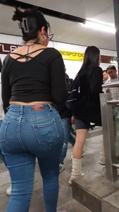 Milf latina con un tremendo culo, mejor que el de su hija
