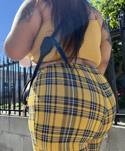 Fat ass in yellow